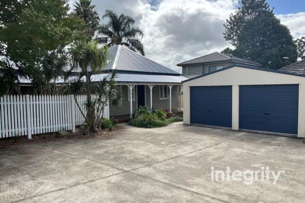 Full of Charm - Photo 1