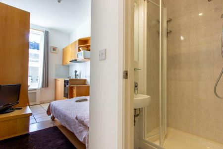 Flat 13 Penywern Road, Earls Court SW5 9SX - Photo 5