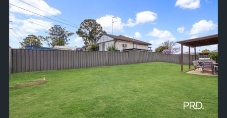 Fresh Reno, Big Spaces & Great Vibes – Your New Home Awaits! - Photo 5