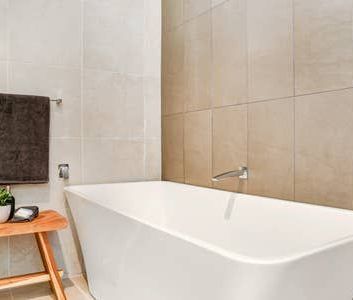 Fully Furnished Contemporary Apartment - Photo 6