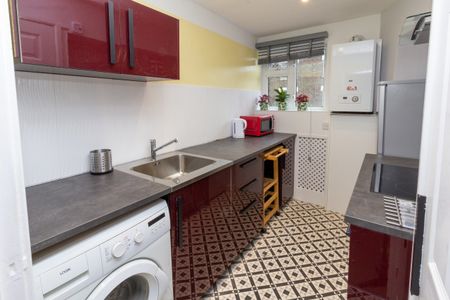 2 Bed Flat, East Street, SE17 - Photo 5