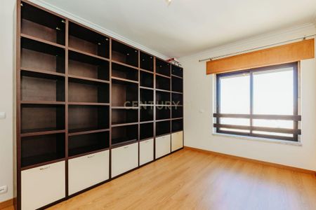 Alfragide, Lisbon - Photo 3