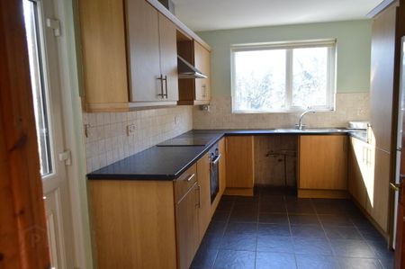 22 Ann Street, Gilford, BT63 6HX - Photo 4