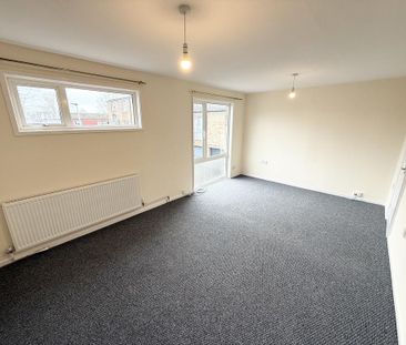 3 bedroom end of terrace house to rent - Photo 2