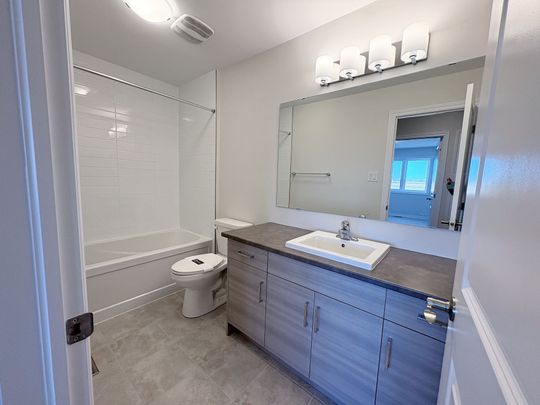 For Lease - 299 Labelle Street, Russell, Ontario - Photo 1