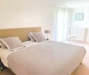 Location Maison 6 pièces 200m² - Photo 5