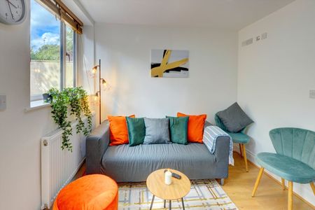 Room in a Shared House, Coombe Street, CV3 - Photo 4