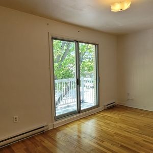 4 1/2 Ahuntsic Rue St-Firmin/Sauvé- LIBR - Photo 2