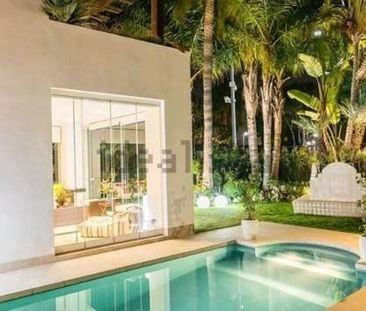 Luxury Villa for rent in The Golden Mile, Marbella, Andalusia - Photo 2
