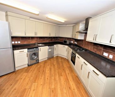 6 bedroom private hall to rent - Photo 3