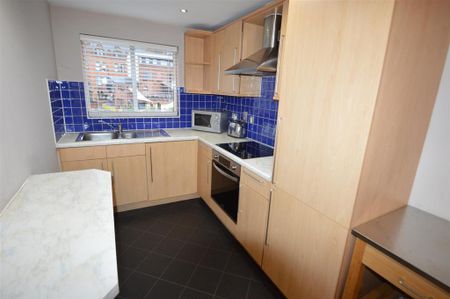 2 bedroom flat to rent - Photo 4