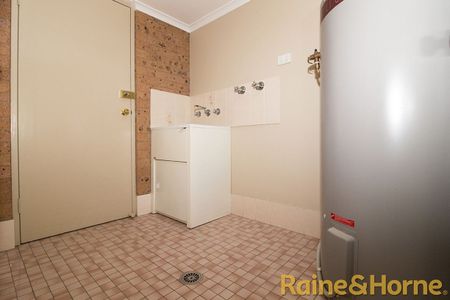 2/10 Marsden Street, Dubbo, NSW 2830 - Photo 5