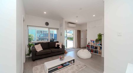 New two bedroom flat in Island Bay - Photo 5