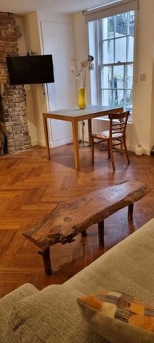 Lovley lower ground floor self-contained flat in townhouse in Dalston - Photo 2