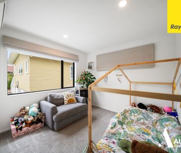 Modern Living in the Heart of Te Atatu South - Photo 4