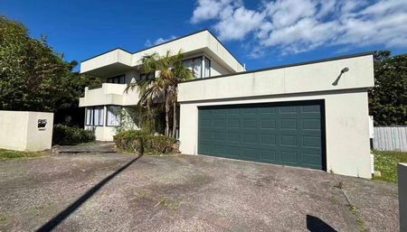 Renovated Five Bedroom House In Top School Zones - Photo 5