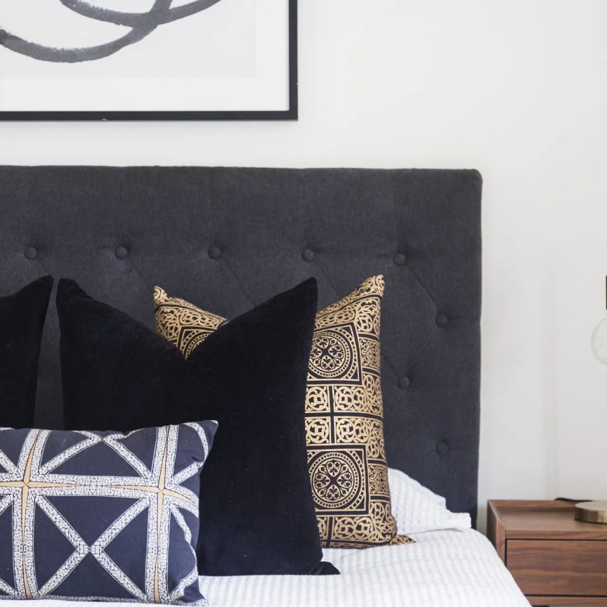 Charming and Convenient Two Bedroom Stone Cottage Close to the City - Photo 1