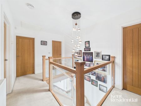 5 bed detached house to rent in Ashford Road, Maidstone, ME17 - Photo 4