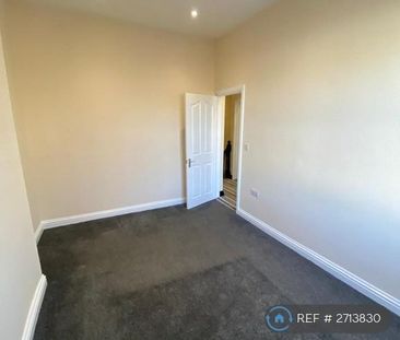 3 bedroom end of terrace house to rent - Photo 3