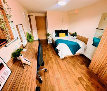 Premier Wet Room En-Suite - Photo 5