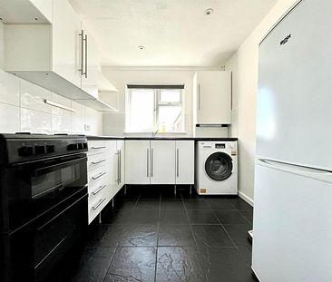 2 Bedroom Flat - Purpose Built To Let - Photo 6