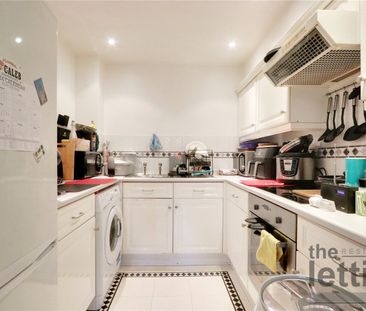 Whitakers Lodge, Gater Drive, Enfield, Middlesex, EN2 0JP - Photo 6