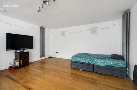 3 bedroom apartment to rent - Photo 2