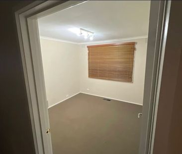 Murrumbeena - Photo 3