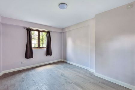 60 Petworth Road, Haslemere - 1 bedroomProperty for lettings - Seymours - Photo 2