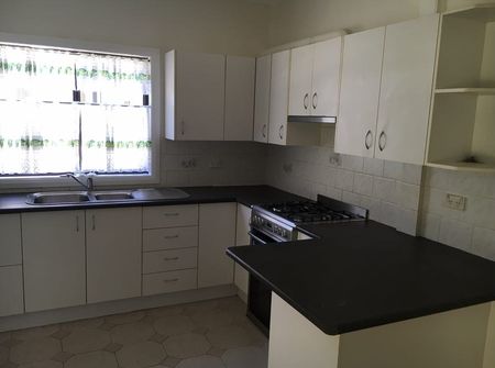 28 Walsh Avenue, Croydon Park NSW 2133 - House For Rent | Domain - Photo 5