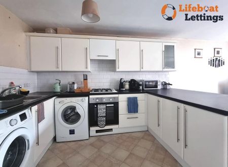 1 bedroom in a house share to rent - Photo 3