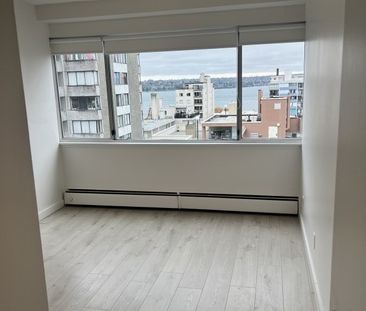 The White House - Photo 4