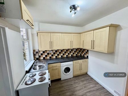 3 bedroom terraced house to rent - Photo 2