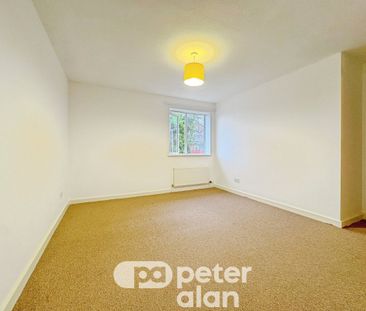 James Court, Celyn Avenue, Cyncoed - Photo 4