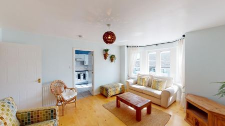 2 bedroom flat to rent - Photo 3
