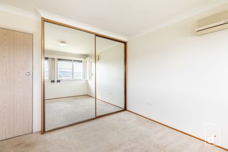 Three Bedroom Home With Water Views! - Photo 4