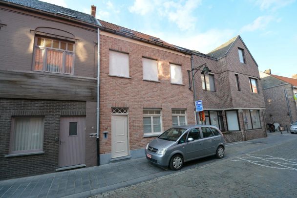 Prachtige en ruime woning in het centrum van Koekelare - Photo 1