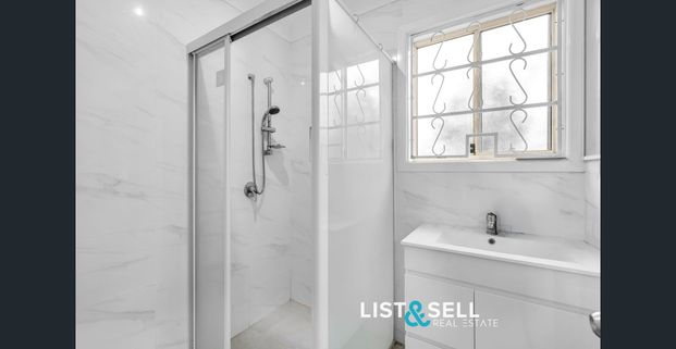 Prime Location & Well Kept! - Photo 1