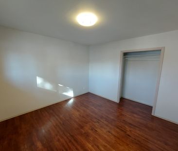 2 Bedroom Unit in West Park! - Photo 3