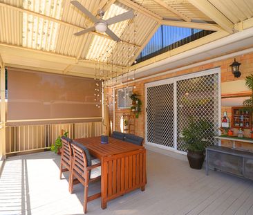 Beautifully Presented Single Level 3 Bedroom Duplex with Ducted Air... - Photo 6