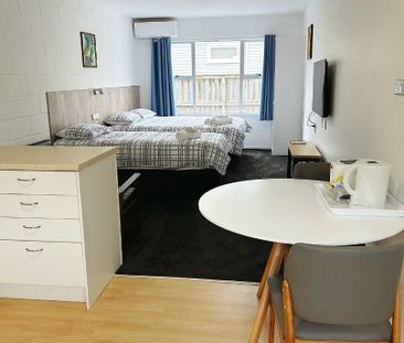 Spacious One-bedroom With Home Office/guest Room – Hamilton CBD - Photo 4