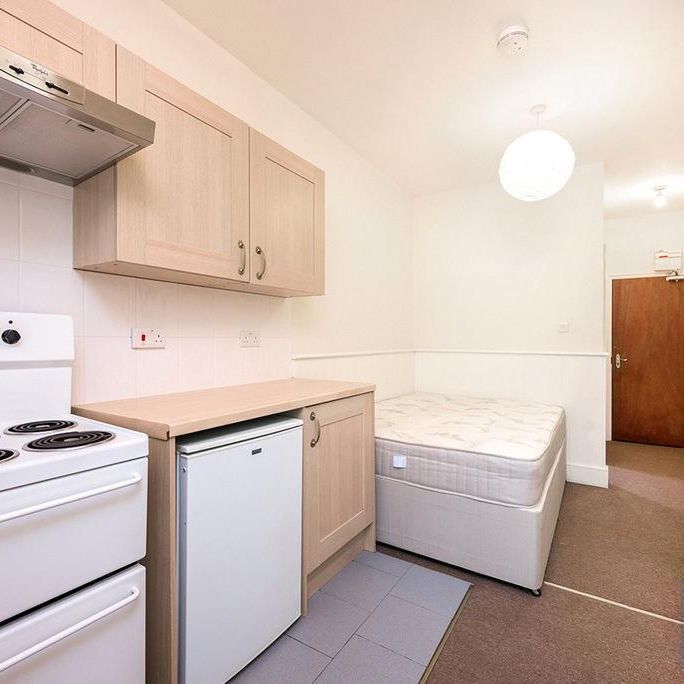 Studio to rent - Photo 1