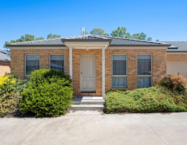 Generous sized 2 Bedroom unit. - Photo 1