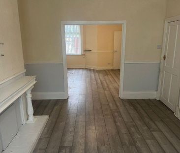 4 bedroom terraced house to rent - Photo 1