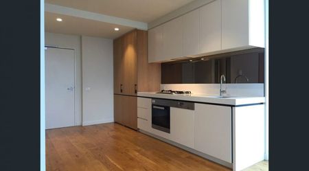 South Yarra Apartment | Panoramic Views & Luxury Living - Photo 5