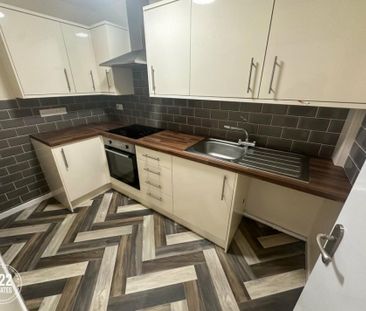 Earle Street - Newton-Le-Willows - WA12 - Photo 3