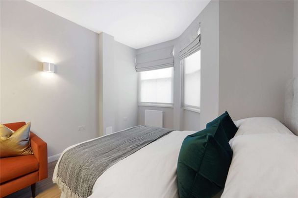 Brilliant studio flat in South Kensington located in a prime position. - Photo 1