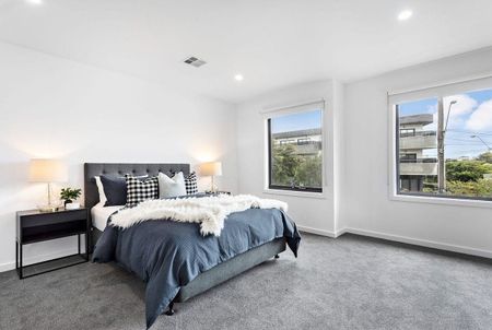 NEAR NEW FOUR-BEDROOM TOWNHOUSE WALKING DISTANCE TO HIGHETT STATION - Photo 5