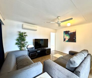 5 BEDROOMS + OFFICE + 2 LIVING SPACES… FULLY FURNISHED WITH QUALITY... - Photo 4