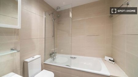 2 room luxury Apartment for rent in Madrid, Autonomous Region of Madrid - Photo 4